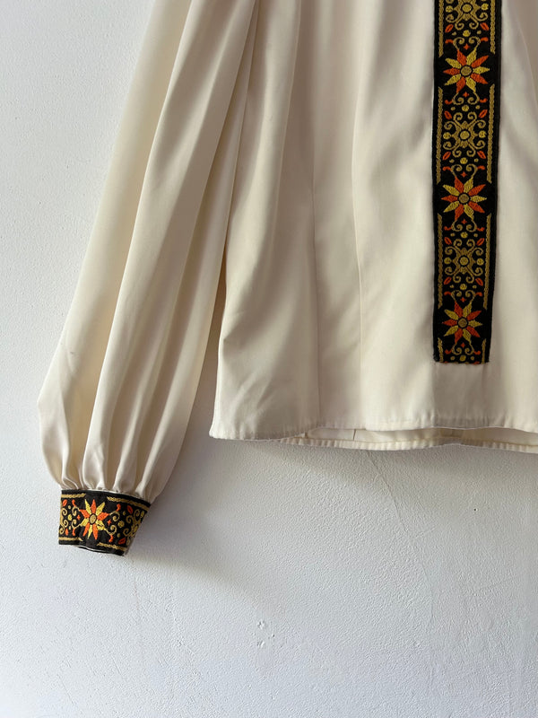 70's embroidery blouse.