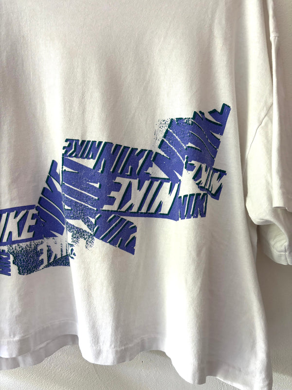 Nike gradation rogo tee.