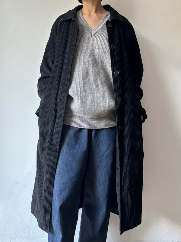 Corduroy black long coat.