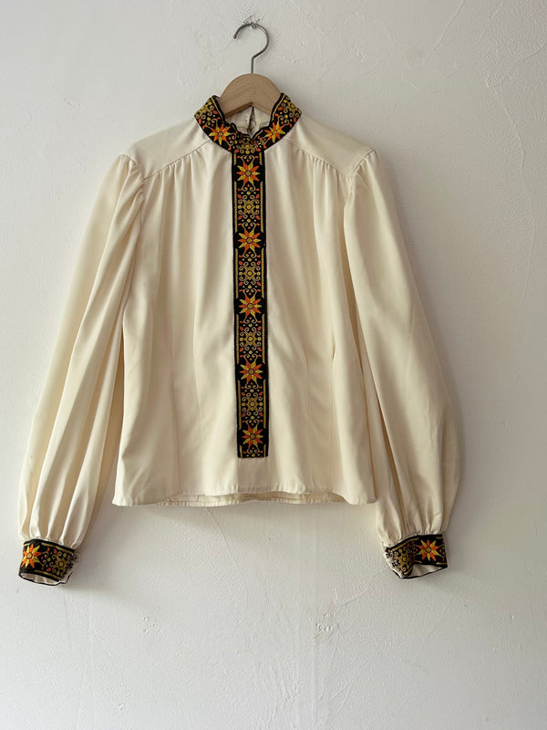 70's embroidery blouse.