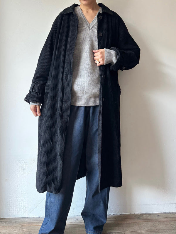 Corduroy black long coat.