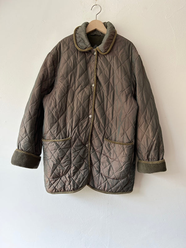 Quilting khaki jacket.