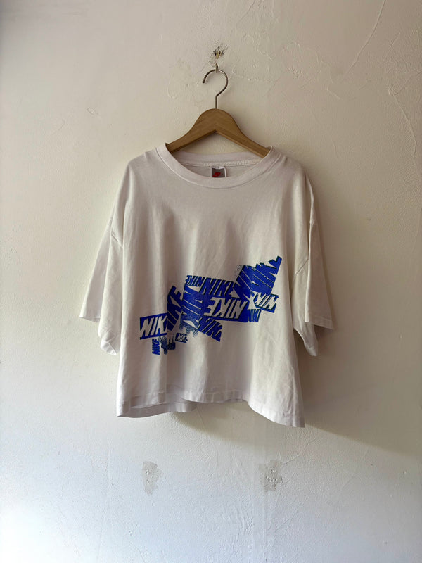 Nike gradation rogo tee.
