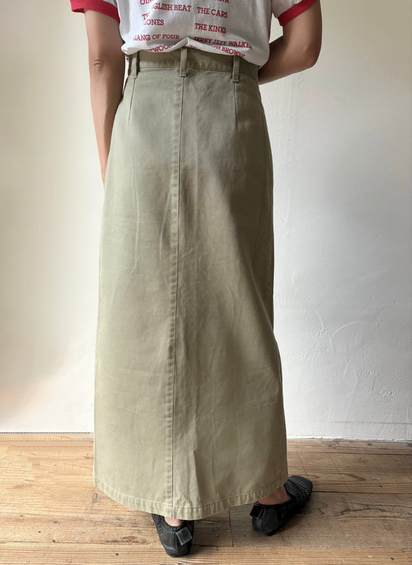 Front button maxi skirt.