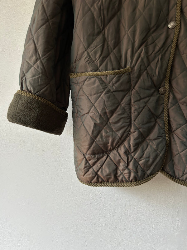 Quilting khaki jacket.