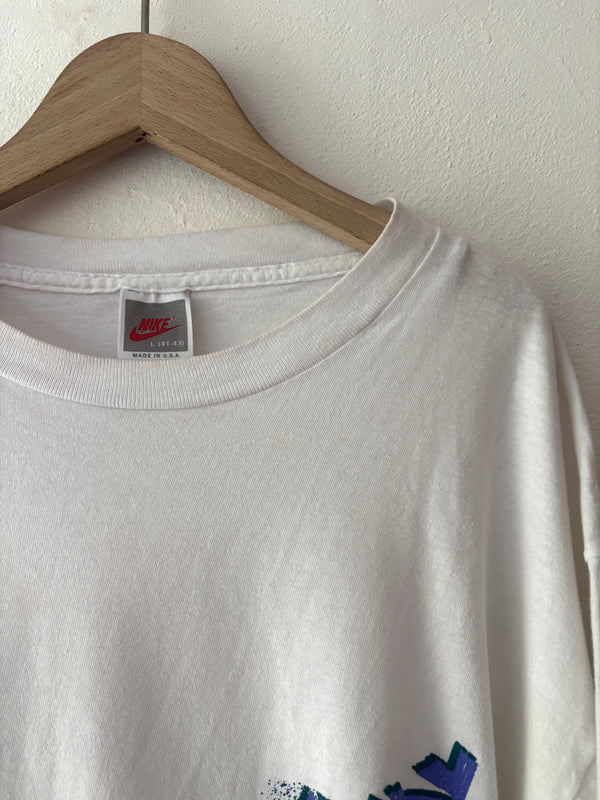 Nike gradation rogo tee.